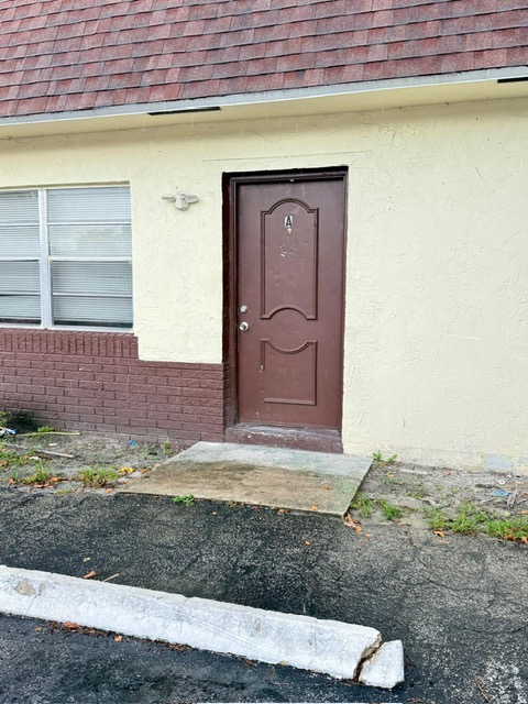 7910 Southwest 10th Court