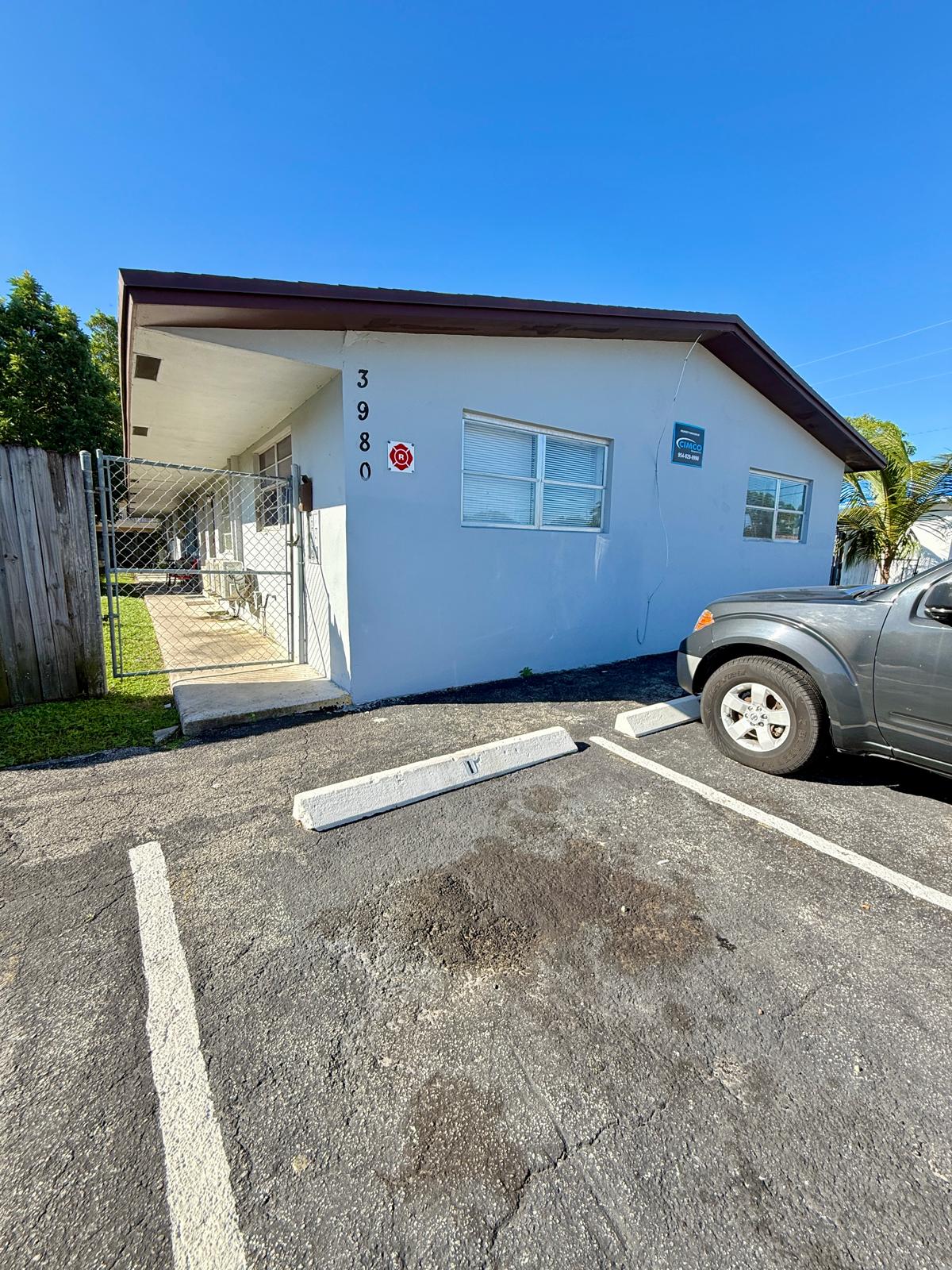 3980 SW 51 ST - UNIT 1